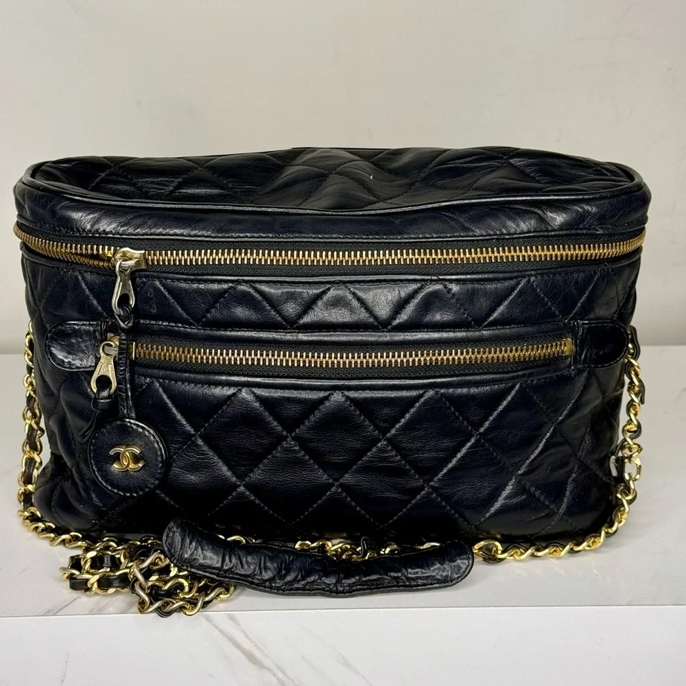 CHANEL Lambskin Quilted Vanity Train Case Shoulder Bag Black - Picture 13 of 14